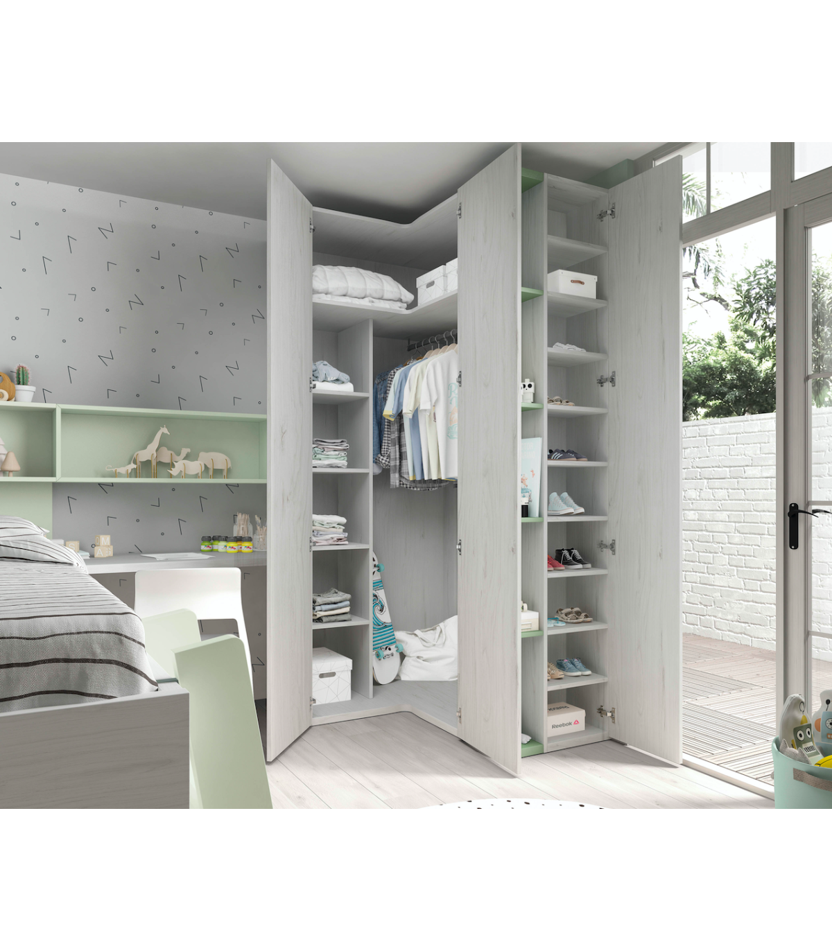 Habitación infantil con cama nido, escritorio y armario rincón
